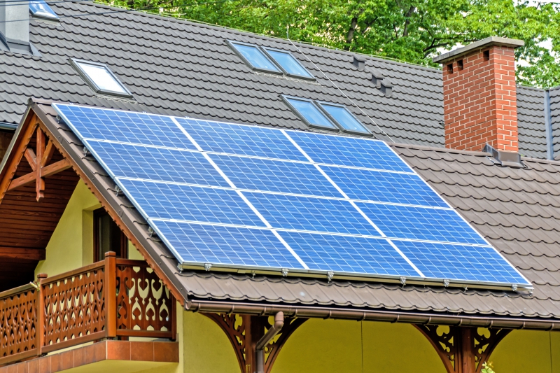 chauffagiste-BRAS-min_solar-panels-1477987